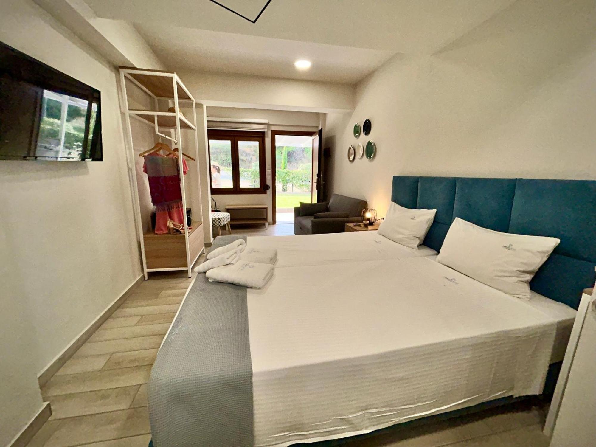 Porto Portes Suites Неа-Потидеа Экстерьер фото