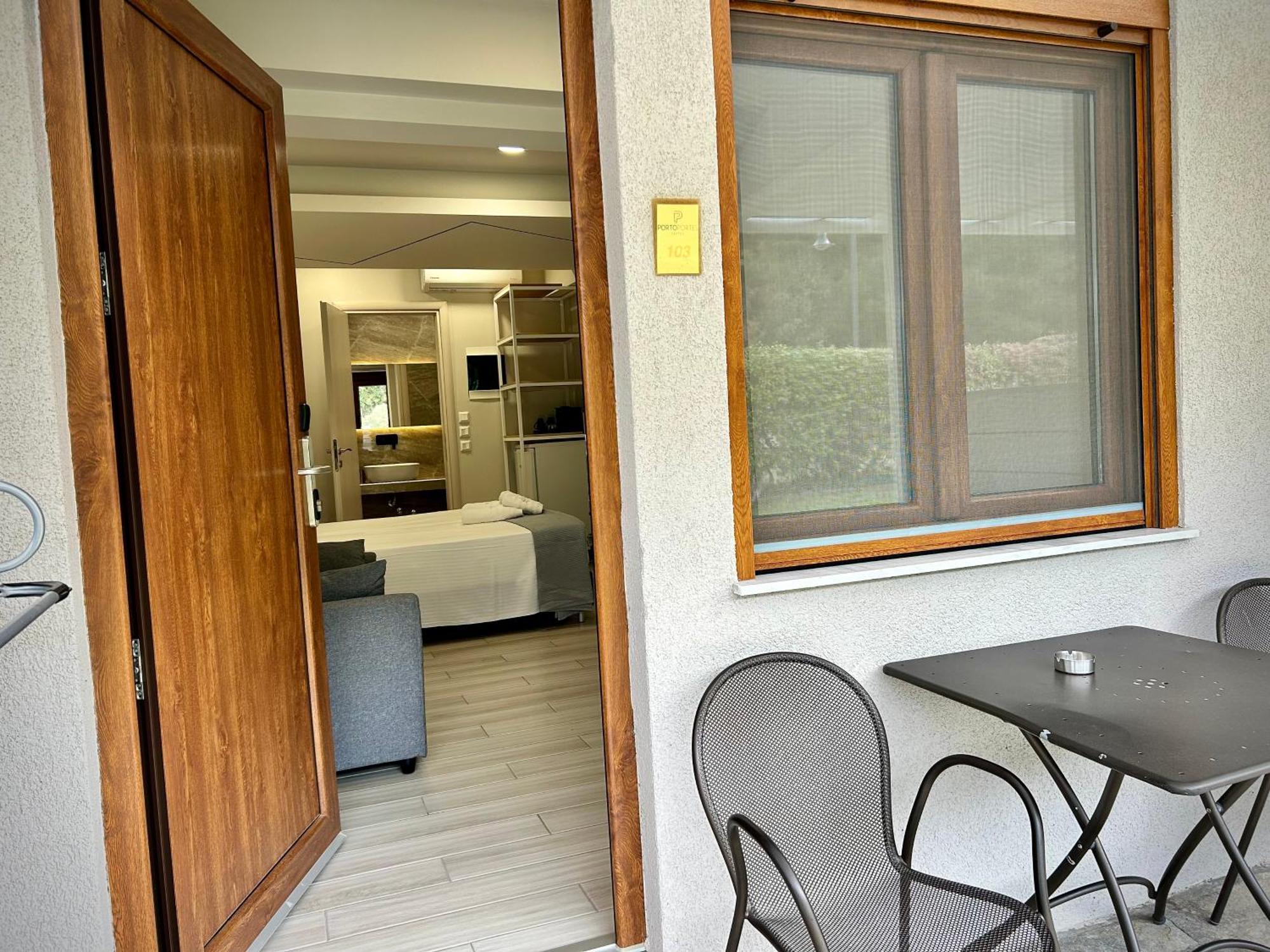Porto Portes Suites Неа-Потидеа Экстерьер фото