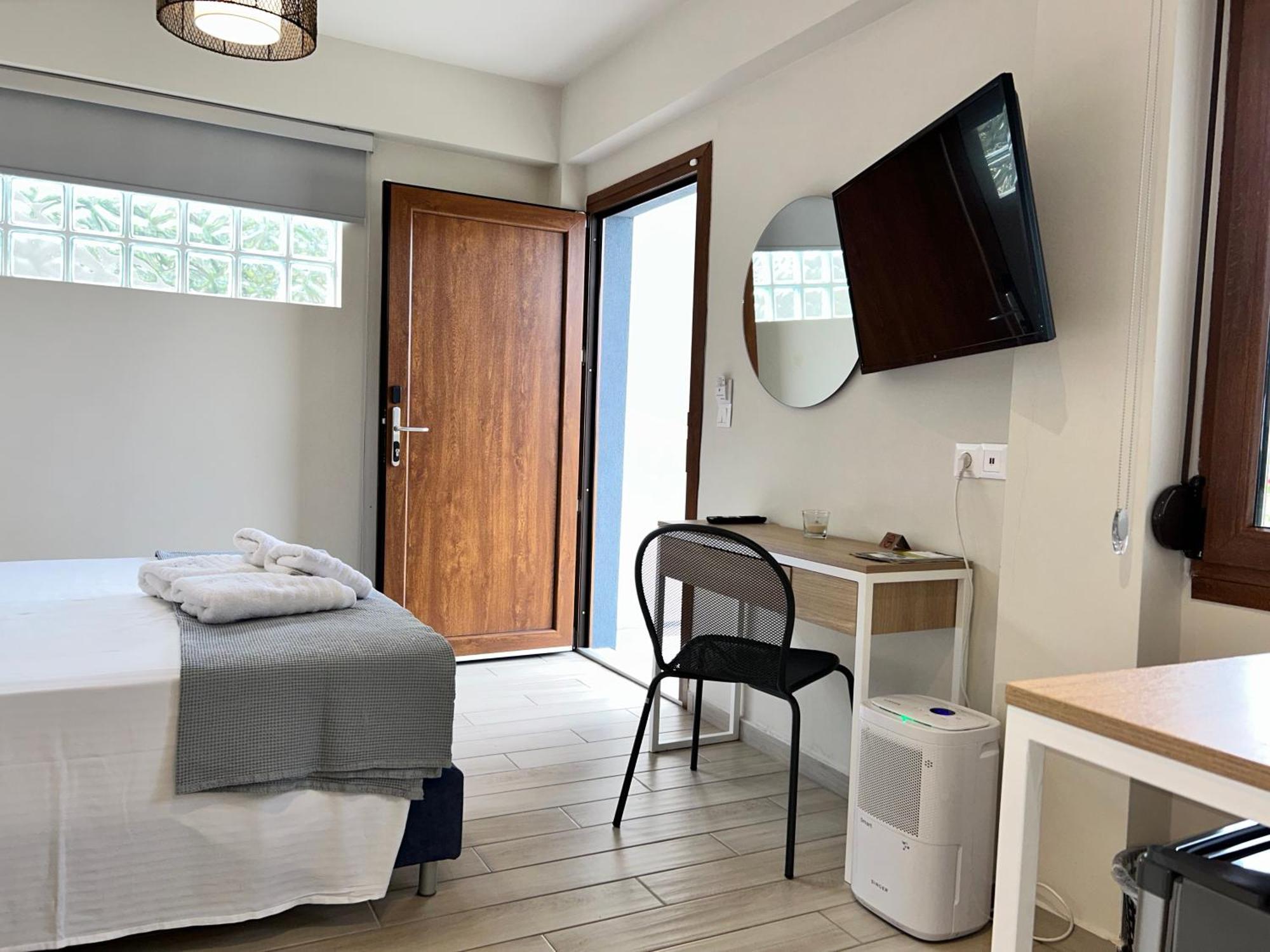 Porto Portes Suites Неа-Потидеа Экстерьер фото