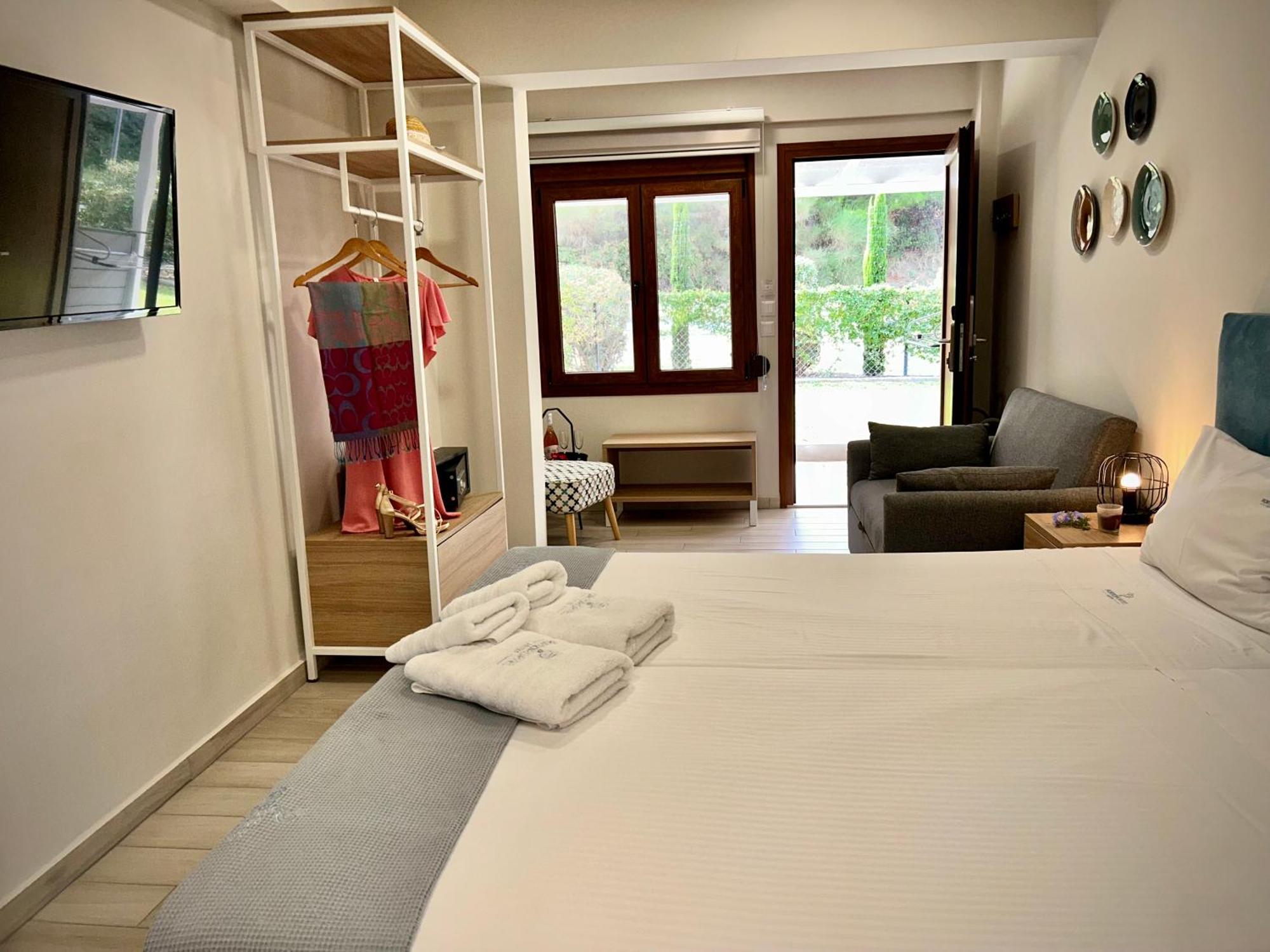 Porto Portes Suites Неа-Потидеа Экстерьер фото